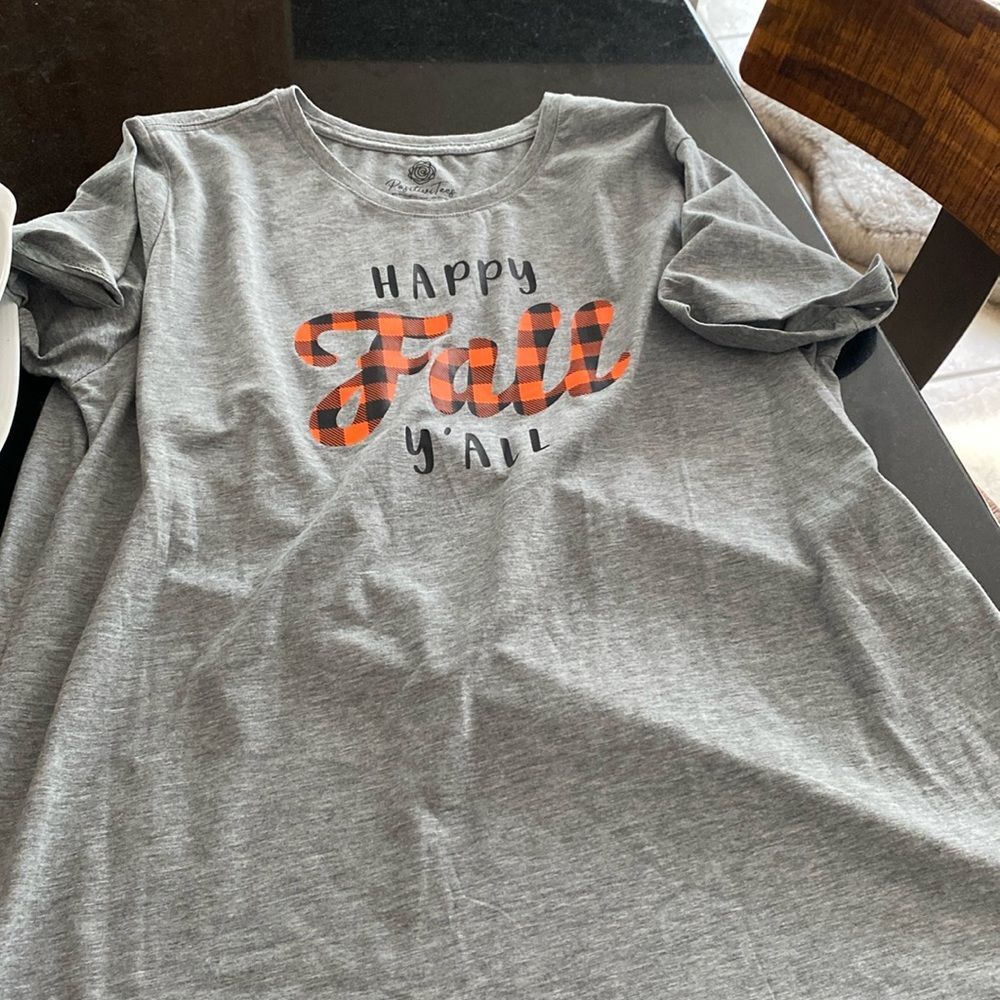 Pretty T-shirt that says happy fall y’all size extra large by positive tees, new